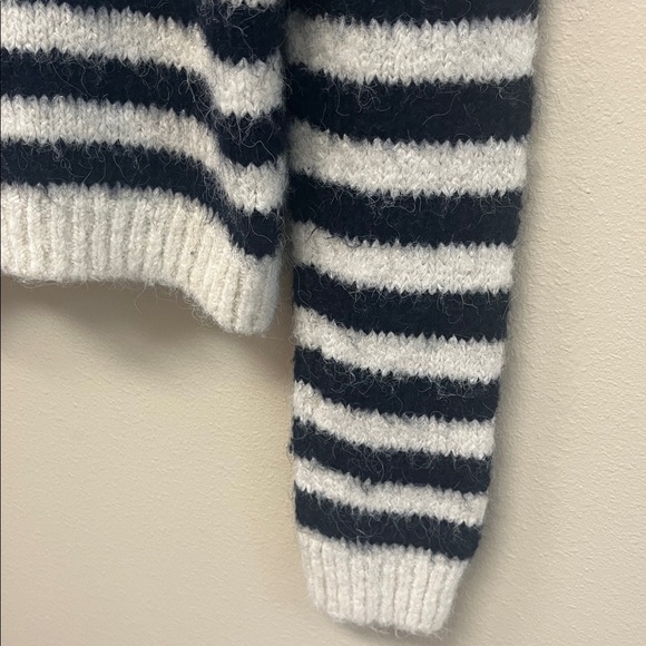 Zara Strip Sweater with rhinestone Buttons alpaca blend SzL - Picture 8 of 8